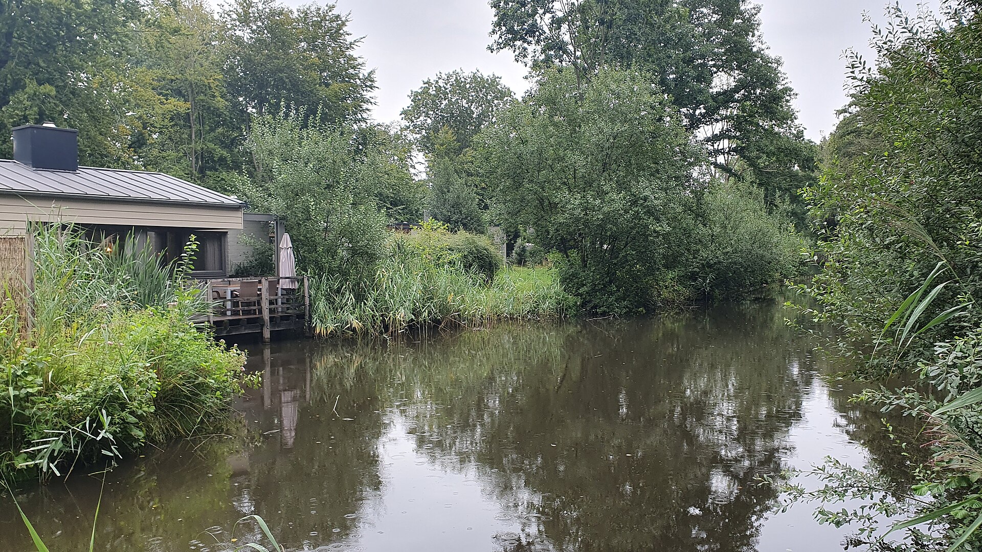 Real holiday-park landscape and facilities at De Eemhof