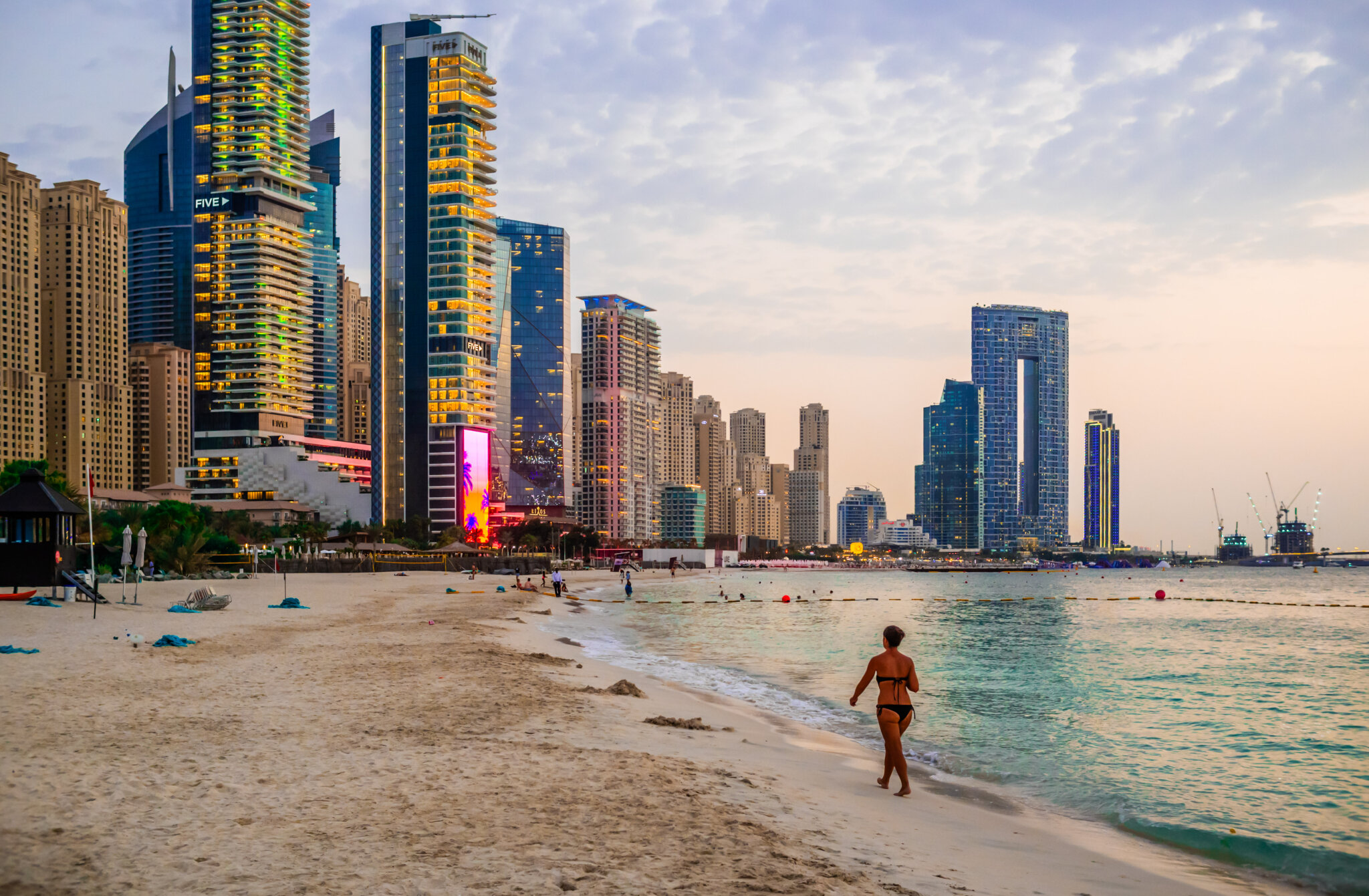Dubai Marina and Jumeirah Beach Residence waterfront district; area context rather than a hotel room