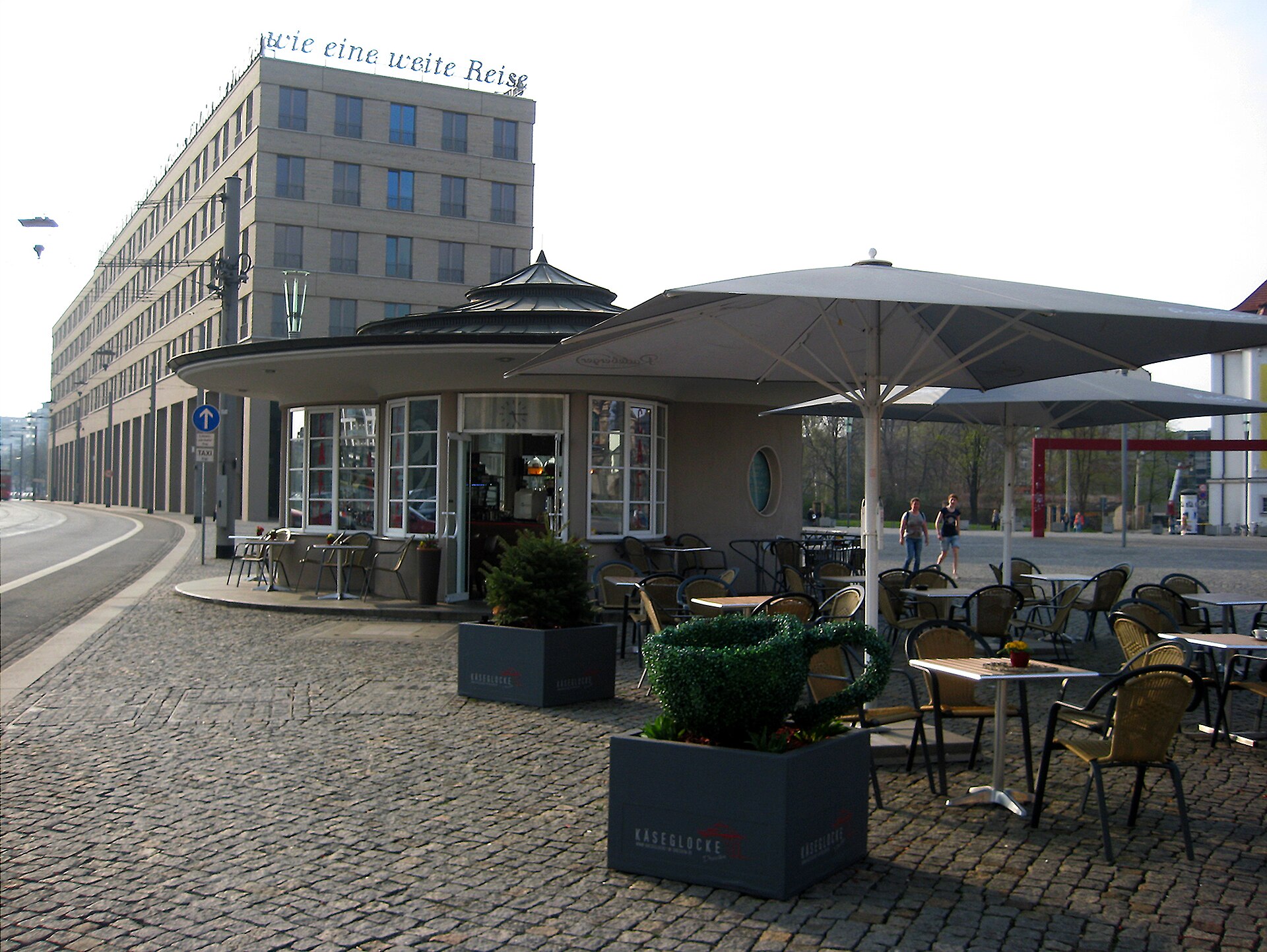 Street-level architecture of the Motel One am Zwinger building