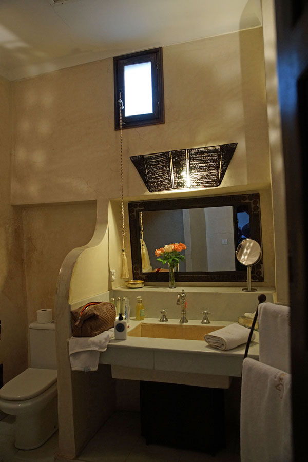 Riad Azzar: atmospheric detail of the property