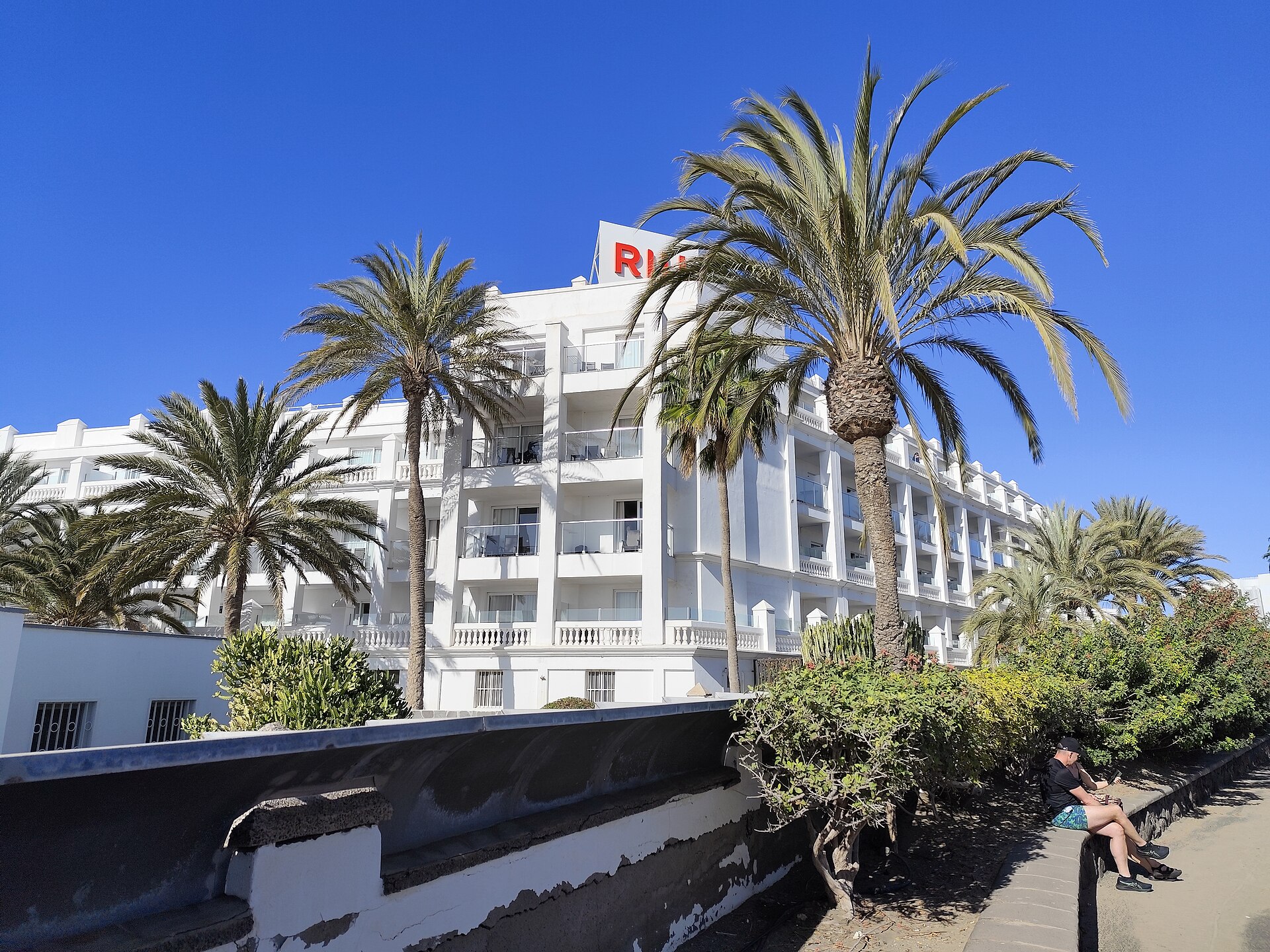 Hotel Riu Palace Maspalomas: documented hotel exterior in 2025