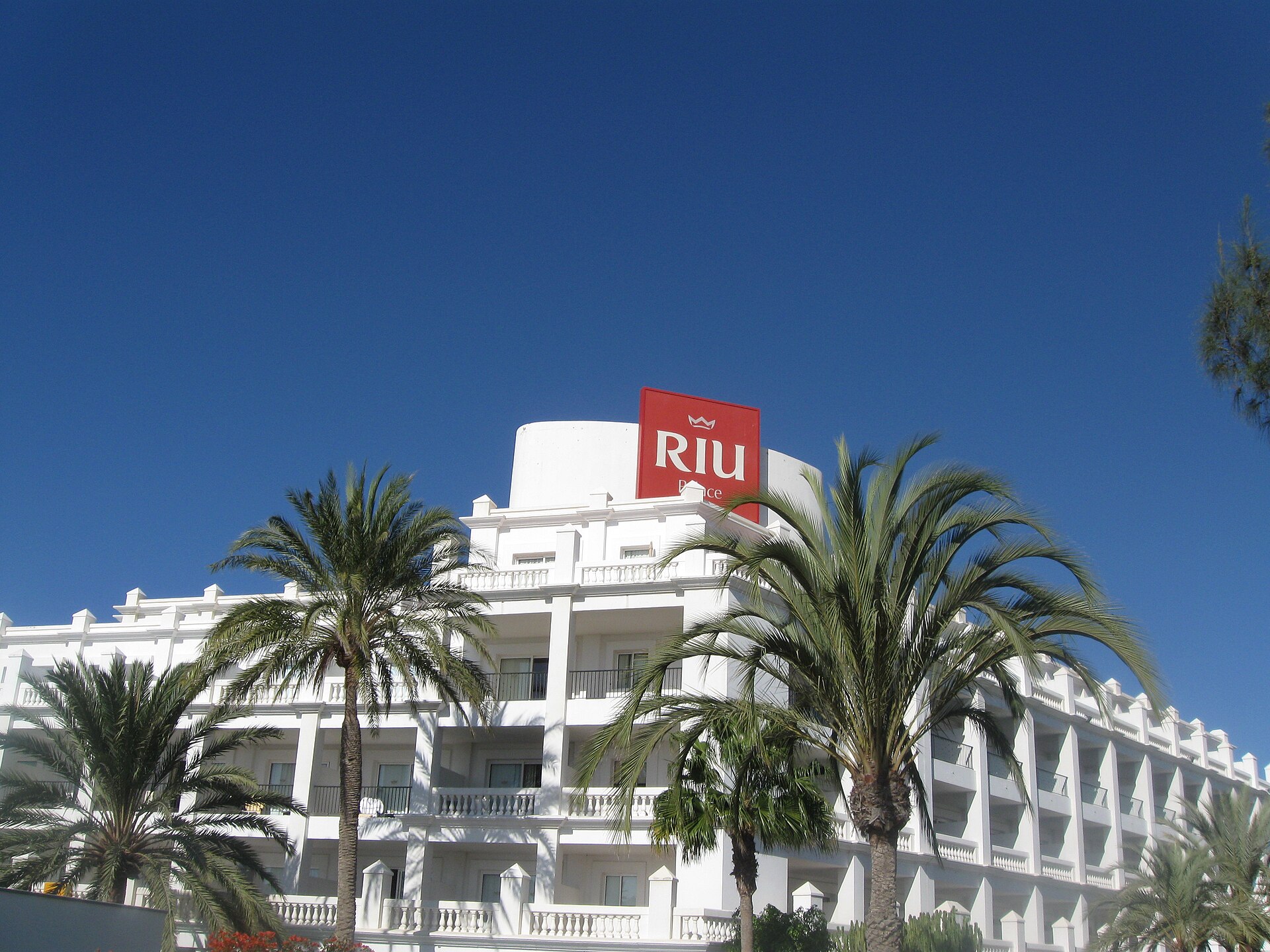 RIU Palace Maspalomas resort architecture